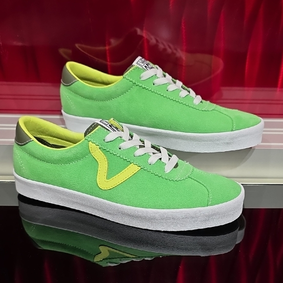 Vans Sport Low Sport Pop Green – Men’s 7.5 / Women’s 9